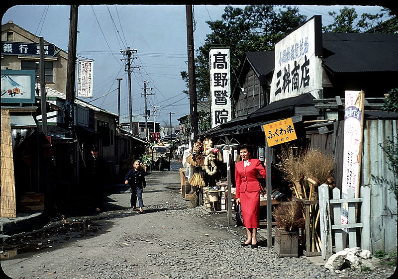 35 увлекательных цветных снимков Токио в начале 1950-х годов
