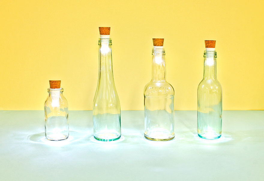 Старые бутылки светильники с светодиодными пробками