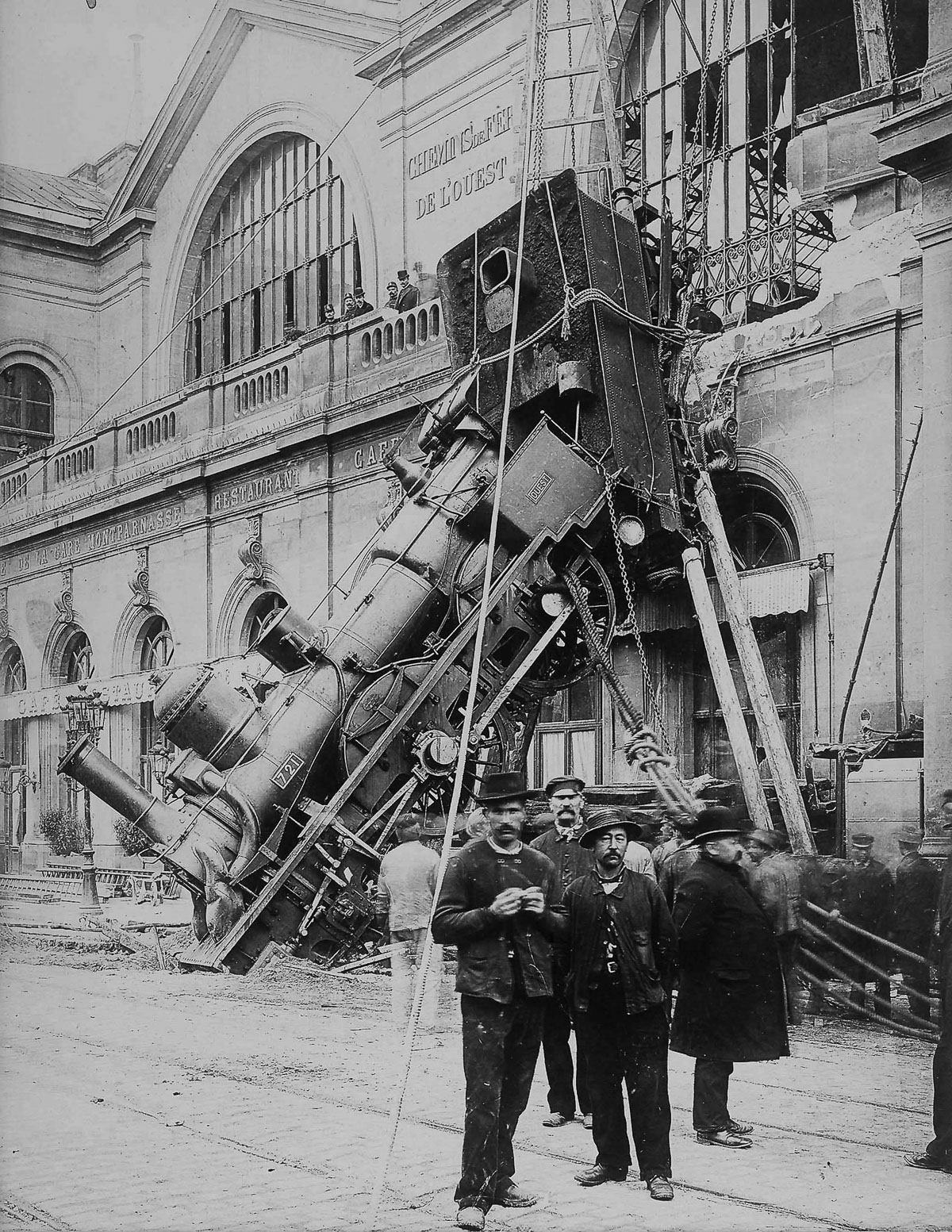 FRANCE - CIRCA 1895:  Train wreck in the Montparnasse station, Paris  (Photo by Unidentified Author/Alinari Archives, Florence/Alinari via Getty Images)