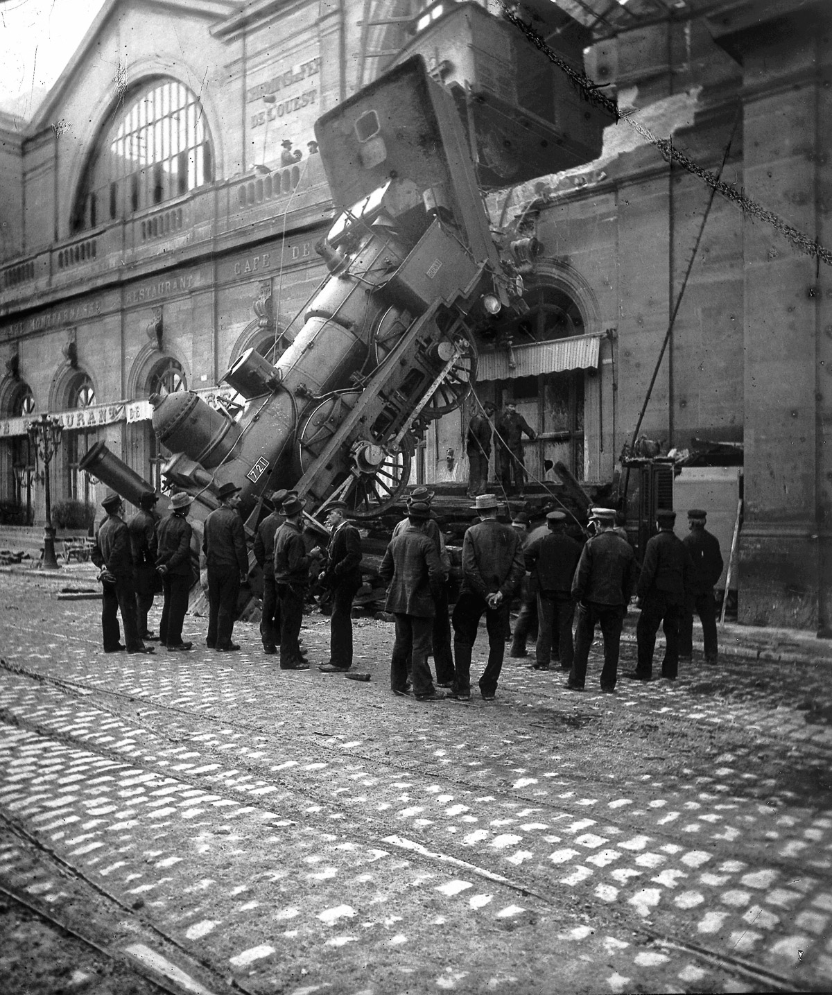 FRANCE - 1895:  Accident of the station Montparnasse. Paris, October 22, 1895. LL-21813.  (Photo by LL/Roger Viollet/Getty Images)