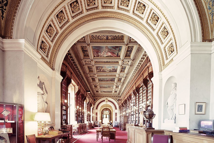 Библиотекой имени здания Сената, Париж