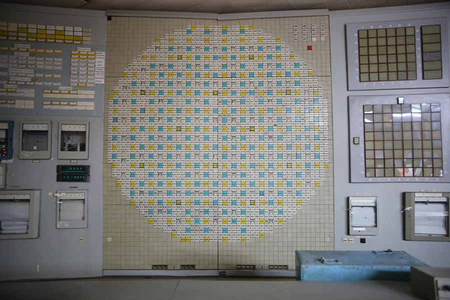 Приборная панель в диспетчерской второго энергоблока, точно такая же панель в диспетчерской четвертого блока внутри Чернобыльской АЭС, 29 сентября 2015 года.