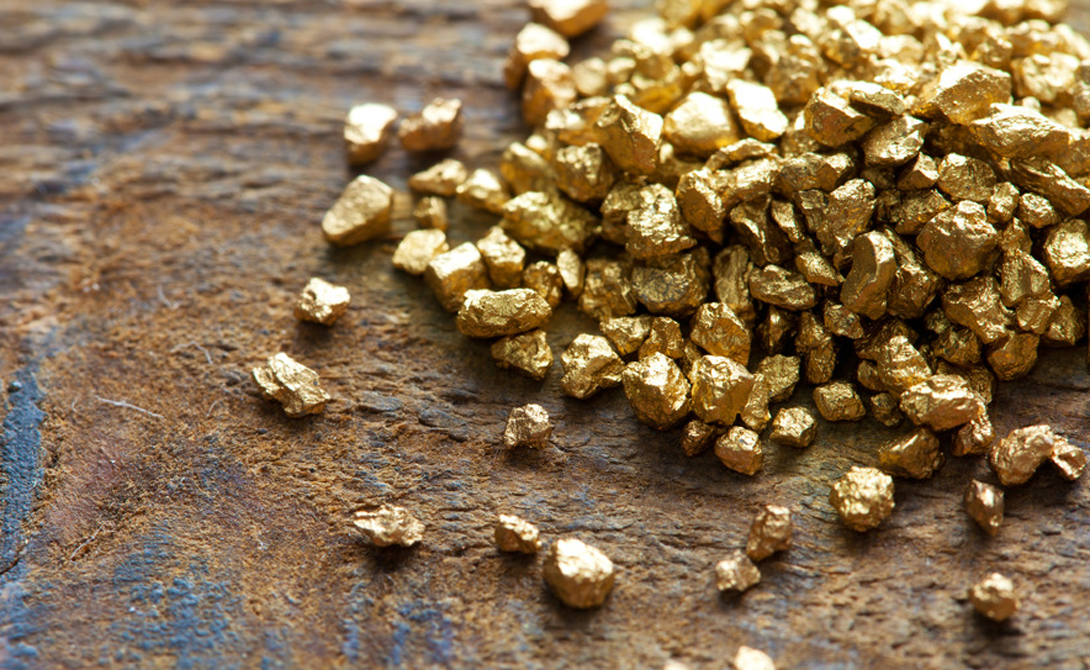 Золото может не только поднять, но и разрушить экономику. Манса Муса, правитель империи Мали, однажды добыл столько драгоценного металла в Египте, что началась девальвация.