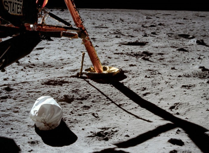 Первое фото Нила Армстронга после спуска на Луну
