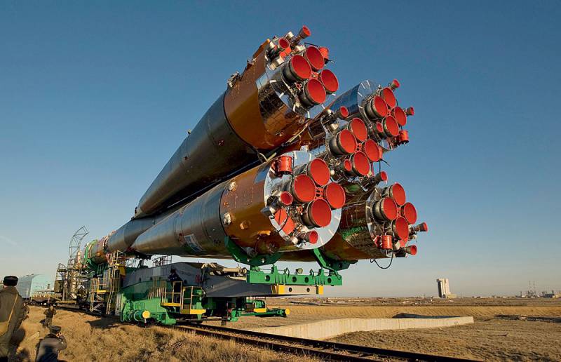 Первая советская баллистическая ракета Р-7 стала родоначальником большого семейства космических ракет, которые внесли огромный вклад в развитие пилотируемой космонавтики. Новейшие модификации ракеты «Союз» — единственные на сегодня средства доставки экипажей на МКС.