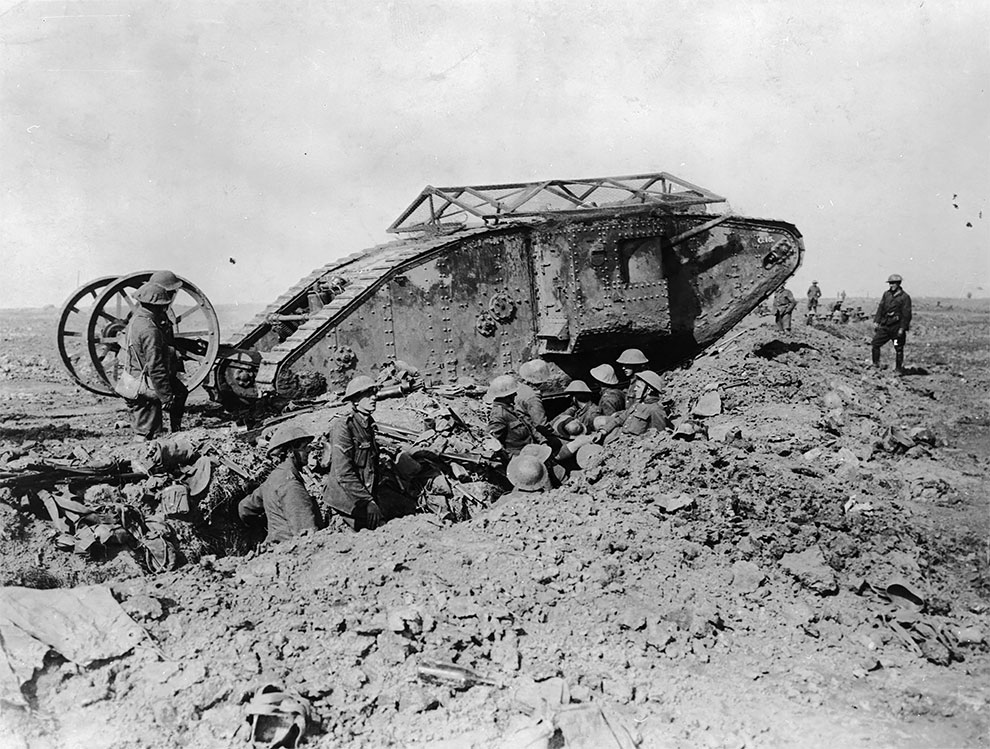 Британский танк во Франции во время Первой мировой войны, 1917 год.