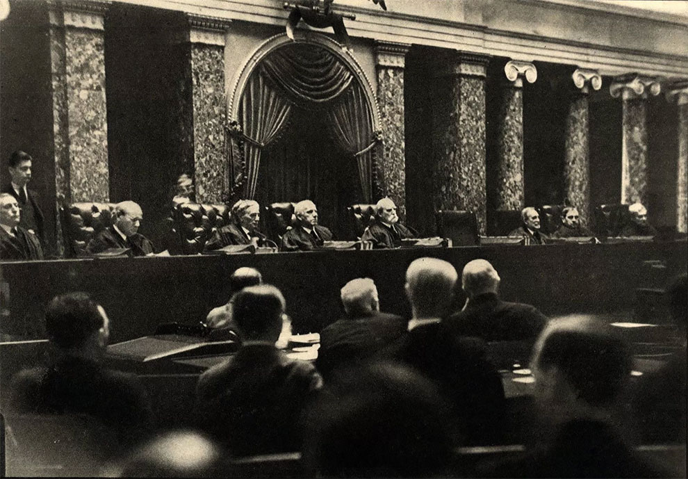 Фотография тайно сделанная в Верховном суде, 1932 г.