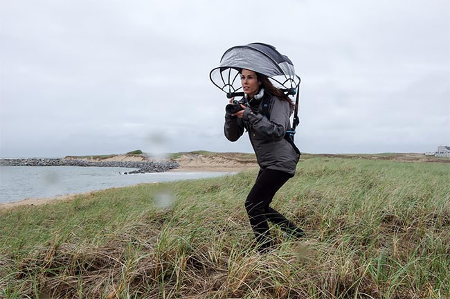 Инновационный зонт Nubrella который защитит вашу камеру от дождя