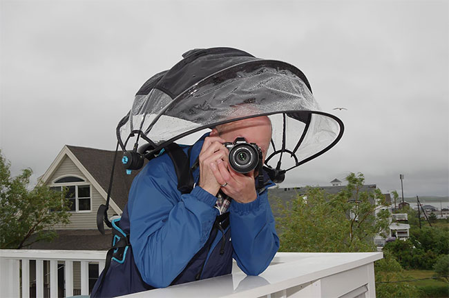 Инновационный зонт Nubrella который защитит вашу камеру от дождя