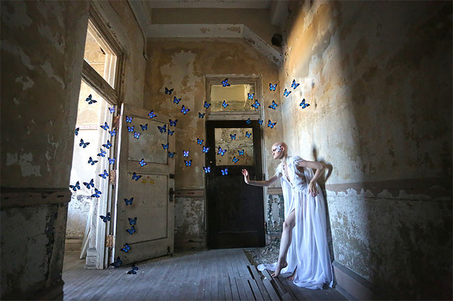 Фотограф превращает заброшенные места в «темную сказку»