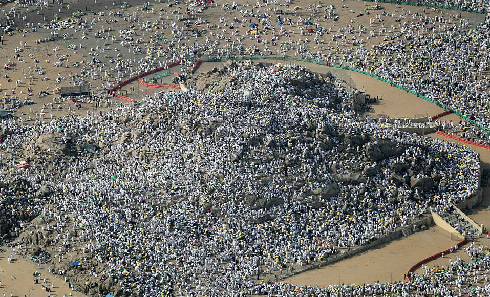Два миллиона мусульман со всего мира собрались на горе Арафат