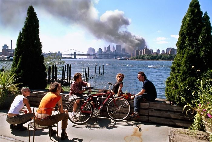 16 лет со дня теракта в Нью-Йорке: редкие фотографии башен-близнецов