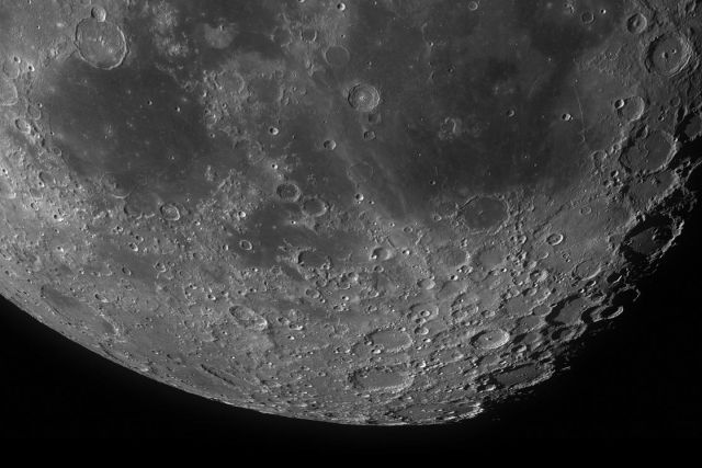 Агентство NASA представило высококачественное фото Луны