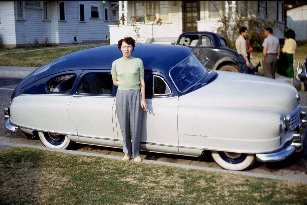 Девушка у машины, Лос-Анджелес, 1951 год