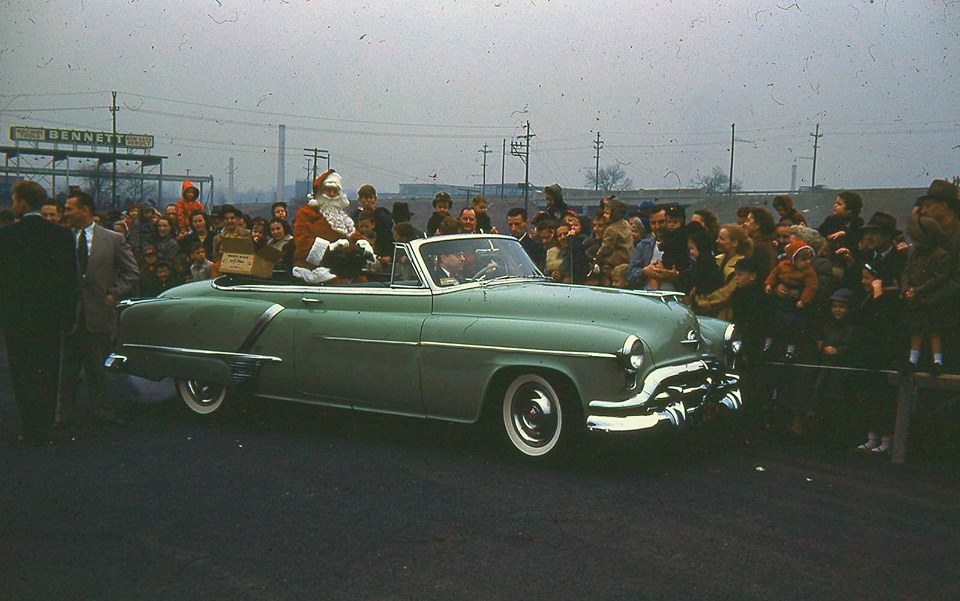 Санта-Клаус в автомобиле, 1951