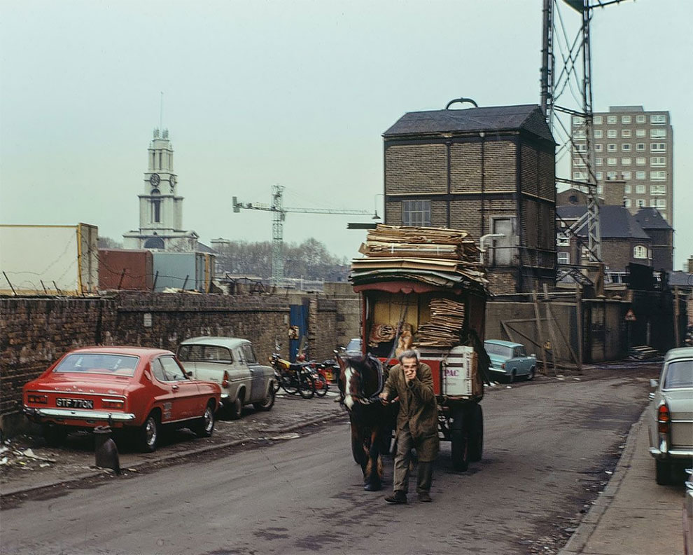 «Ист-Энд в цвете»: редкие фотографии Лондона в 1960-е и 1970-е годы
