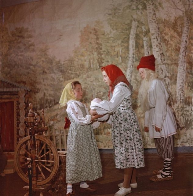 Постановочные цветные советские фотографии