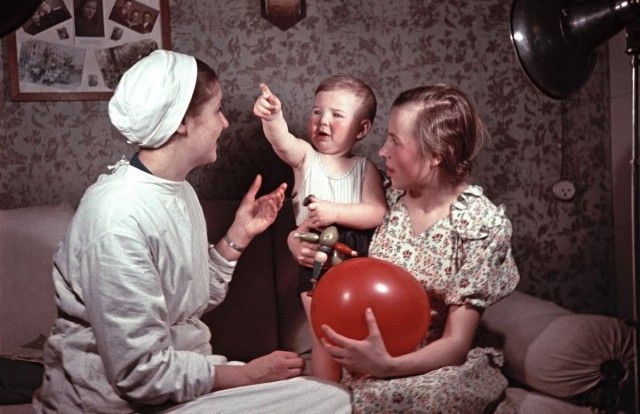 Постановочные цветные советские фотографии