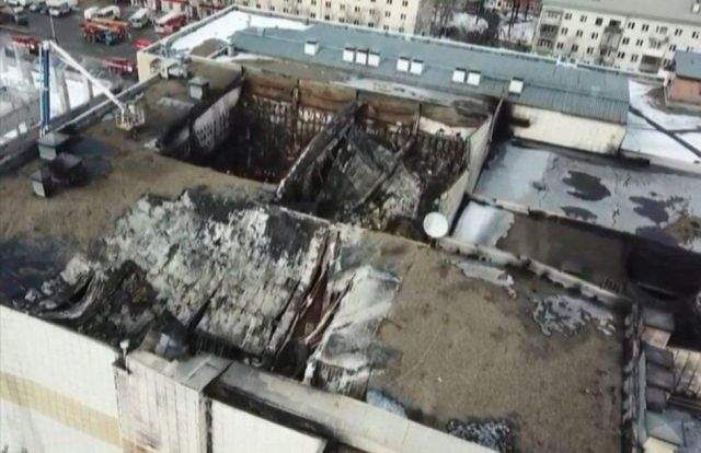 Так выглядит внутри сгоревший торговый центр в Кемерово