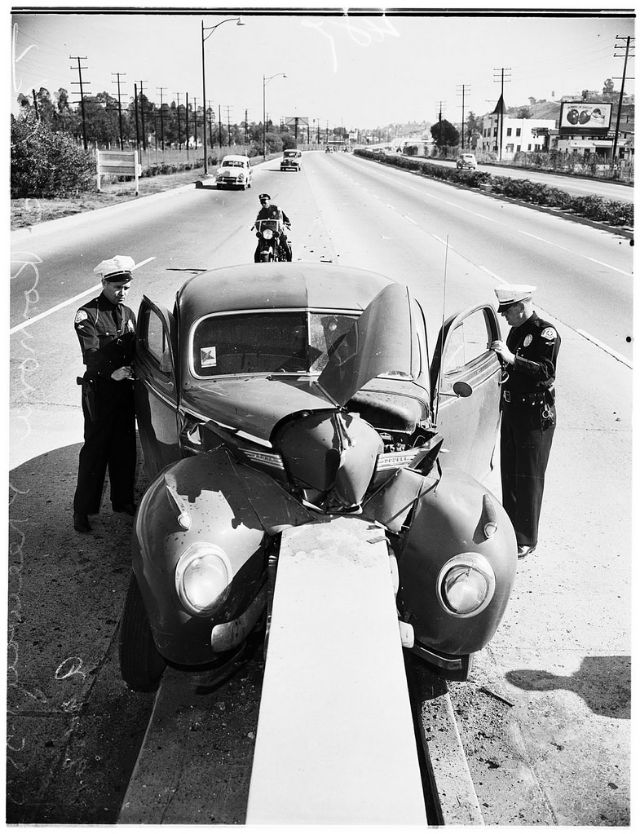 Фотографии дорожно-транспортных происшествий Калифорнии в 1950-х годах