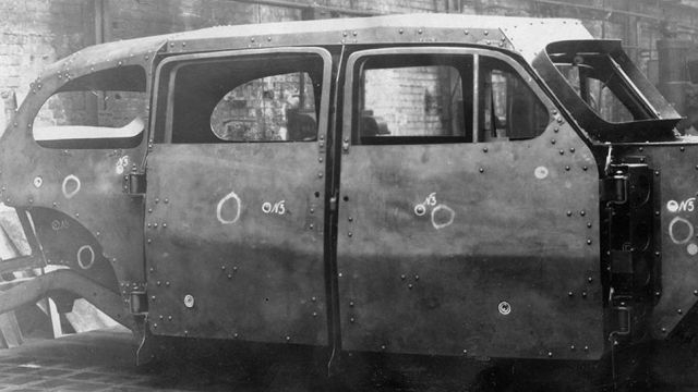 Засекреченные фотографии испытания первого советского бронированного автомобиля