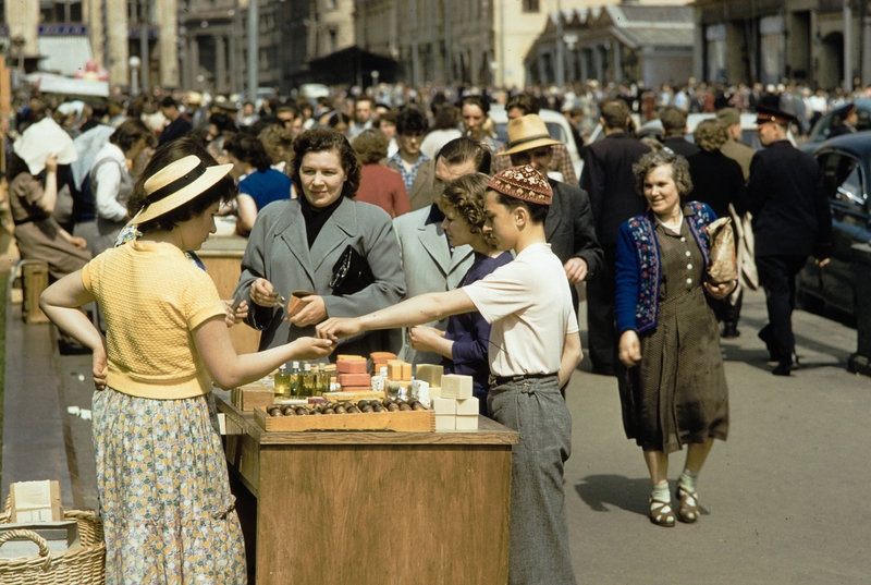Уличная торговля в советской Москве в 1950-е годы