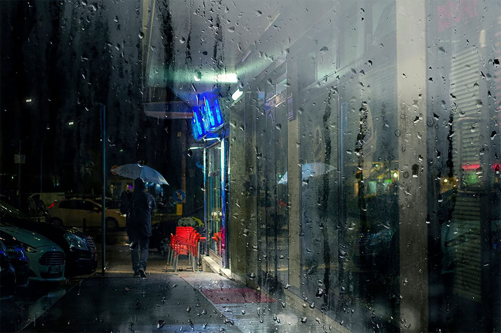 Rain where are you. Мир дождя. Дождь фонарь. Алессио Треротоли. Фотограф Алесио треотолли.