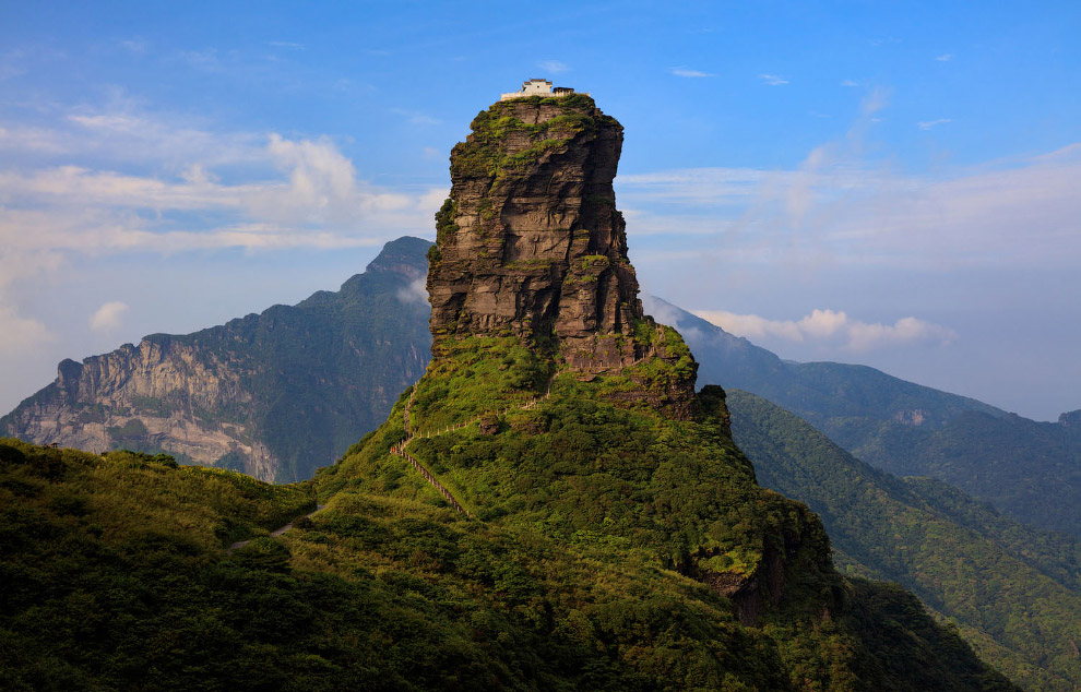 Гора Фаньцзиншань — внесена в список природных объектов ЮНЕСКО