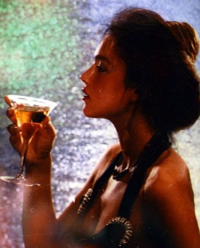 Икона итальянской красоты: 38 потрясающих фотографий молодой Моники Беллуччи в 1980-х годах