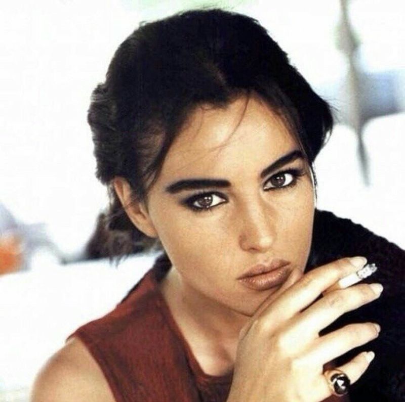 Икона итальянской красоты: 38 потрясающих фотографий молодой Моники Беллуччи в 1980-х годах