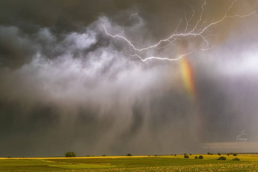 Потрясающие фотографии штормов Джона Финни