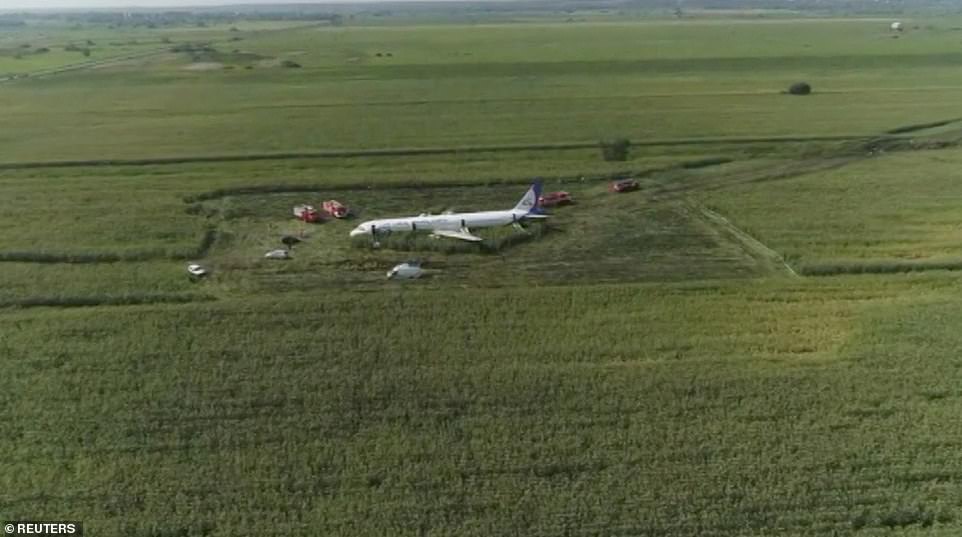 Аварийная посадка самолета А321