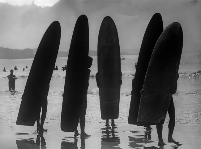 20 винтажных фотографий сёрферов начала 20-го века