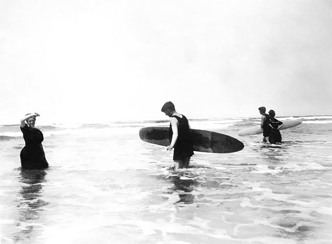 20 винтажных фотографий сёрферов начала 20-го века