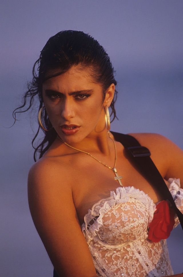 Итальянский секс-символ: 50 потрясающих фотографий Сабрины Салерно в 80-х и 90-х годах