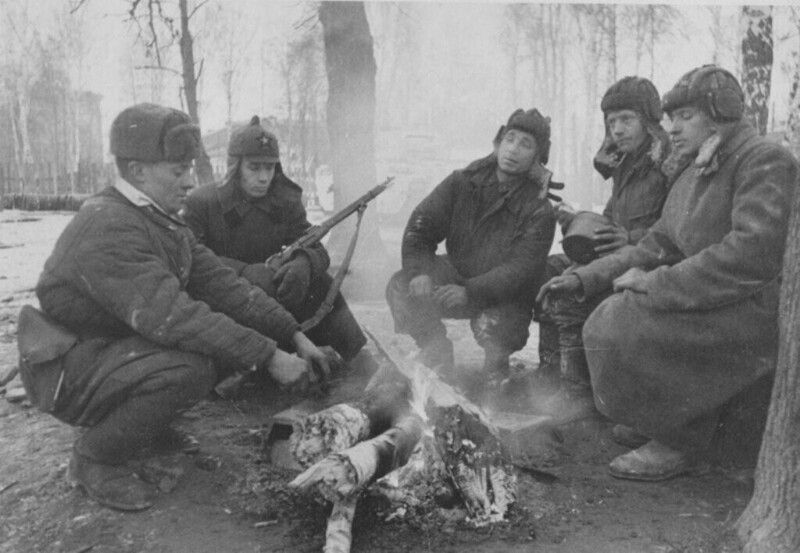 Как солдаты Красной армии выживали в -40 °C, ночуя на снегу?