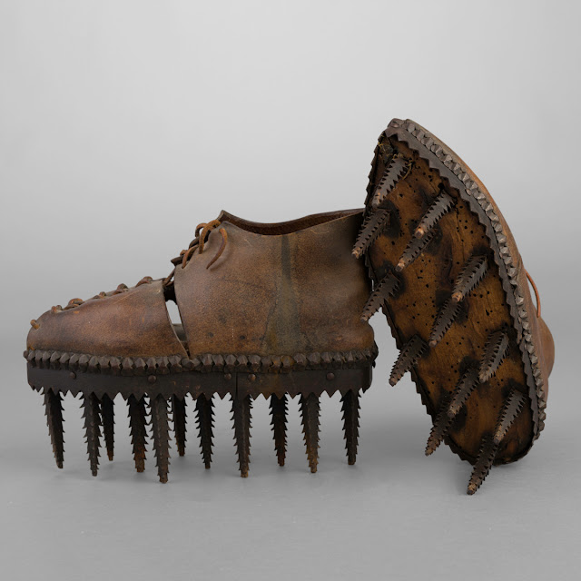 Любопытная пара обуви конца XIX века под названием «Soles» Ardèche