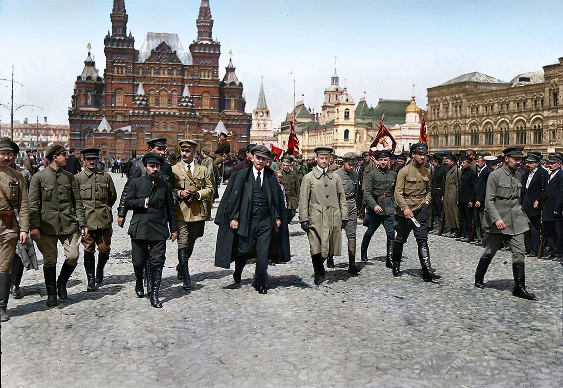 Троцкий парад на красной площади 1918