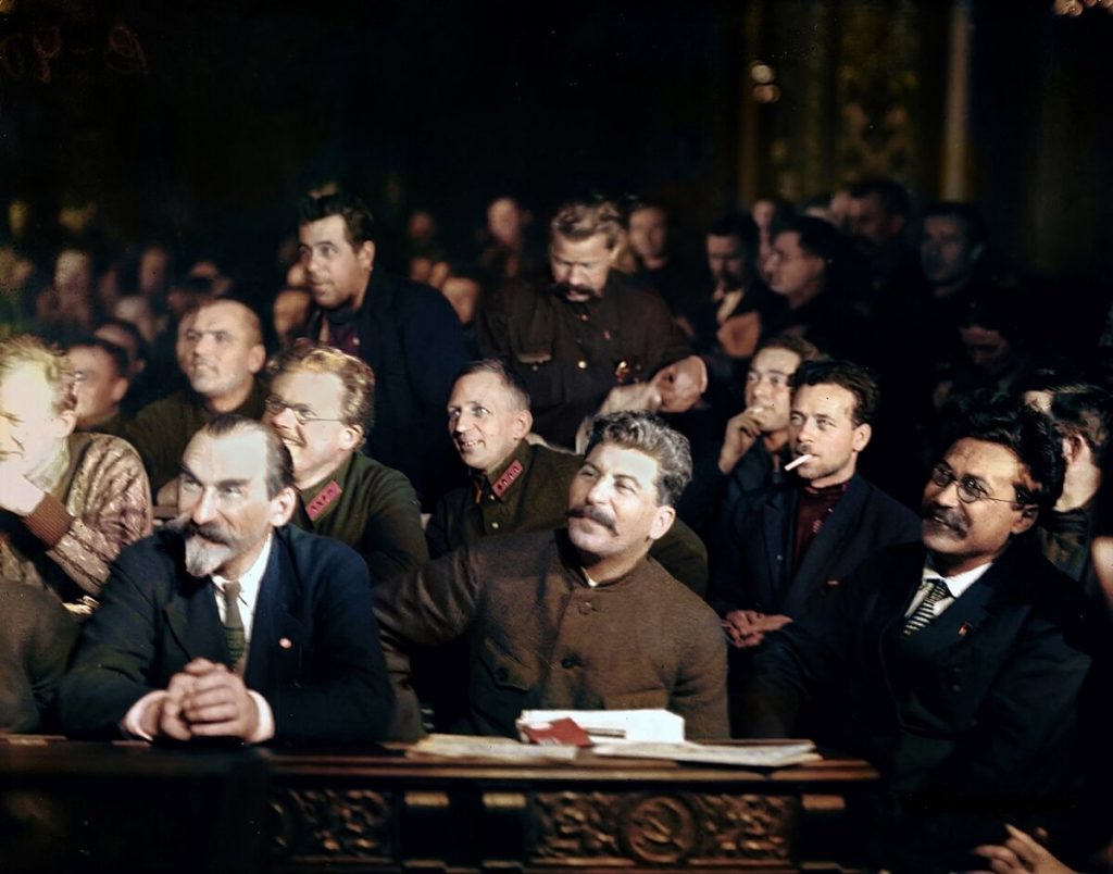 Советская Россия после Октябрьской революции: раскрашенные фотографии