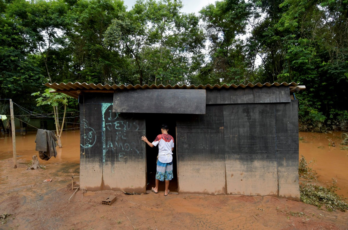 Проливные дожди вызвали сильное наводнение в Бразилии