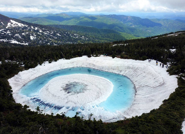 Кагами Нума — японское волшебное озеро «Глаз дракона»