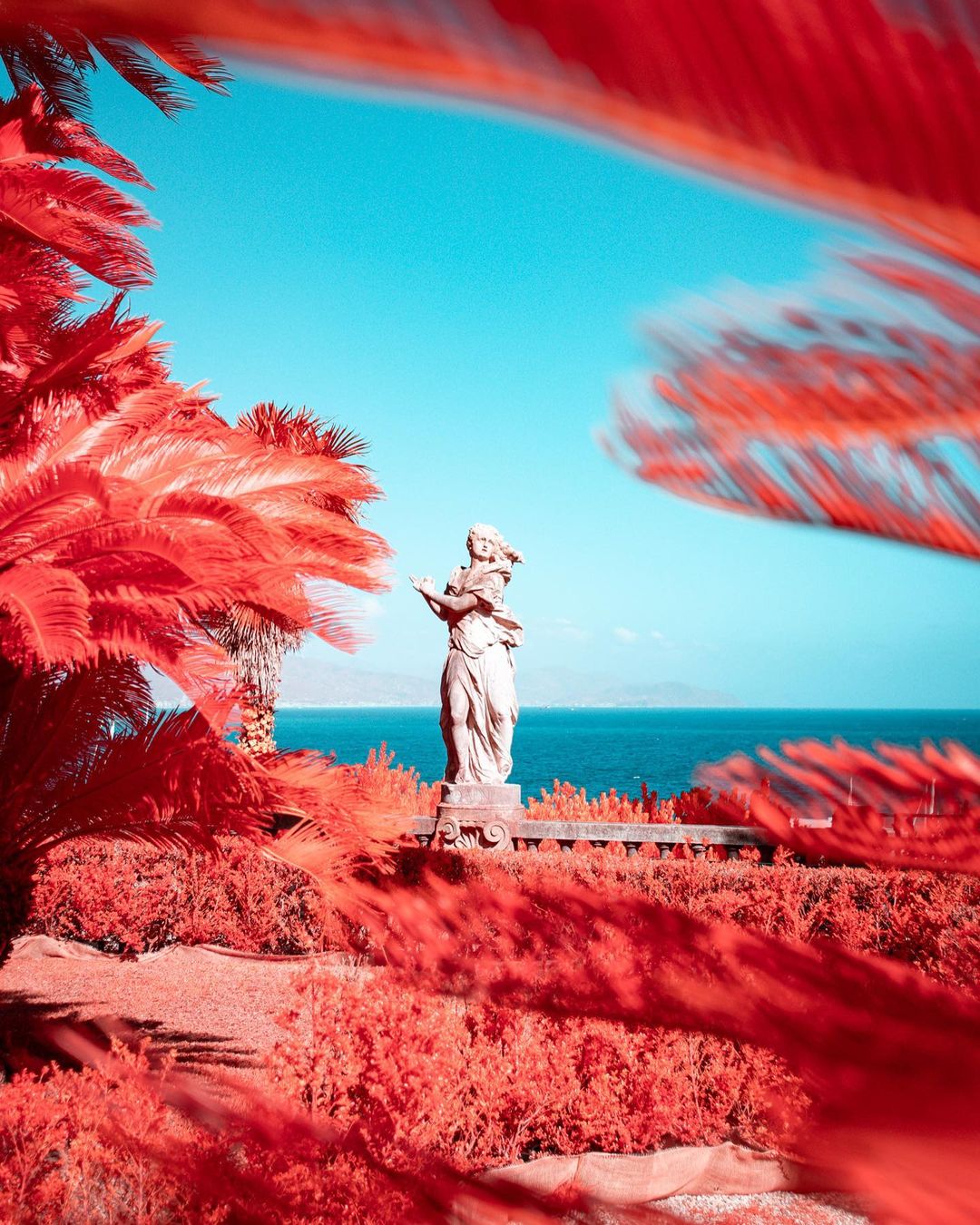 Серия сюрреалистических пейзажей, снятых в инфракрасном свете Паоло Петтиджани