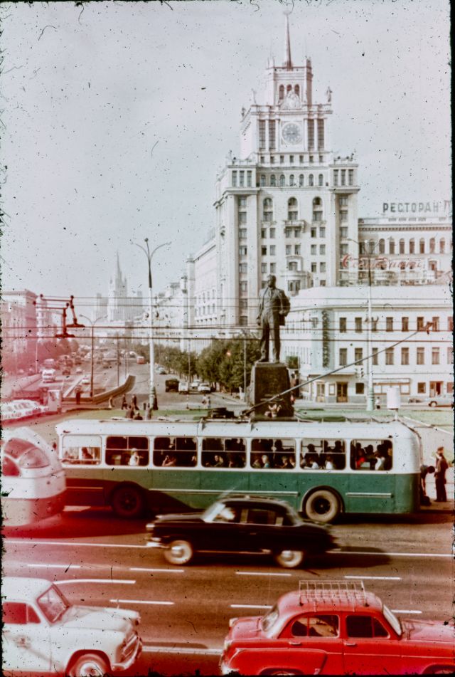 Москва 1950 года запечатленная в цветных фотографиях