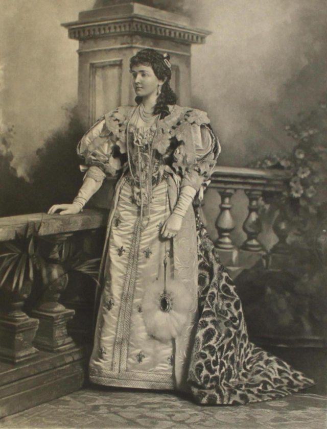 Герцогиня Коннахтская в роли Анны Австрийской, матери Людовика XIV.